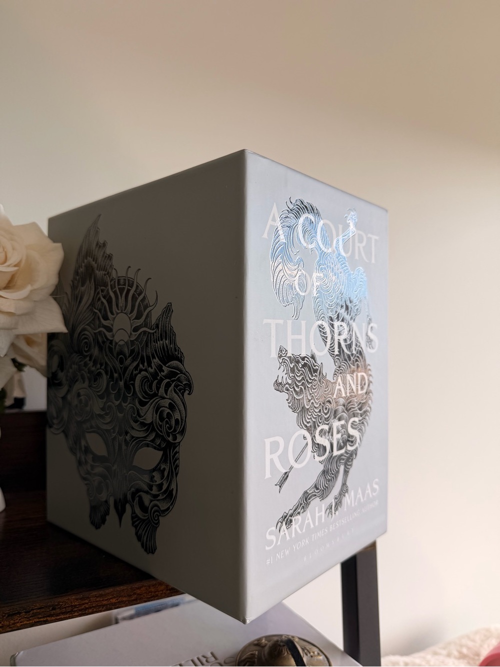 A Court of Thorn and Roses- Darah J. Maas Boxed Set - - Picture 3 of 4